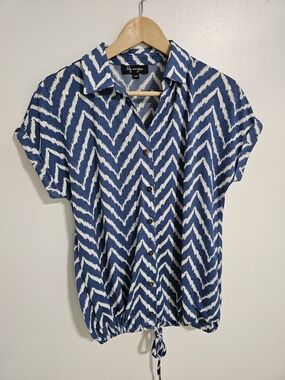 Lily Morgan Blue Chevron Button-Up Short Sleeve Shirt Size M